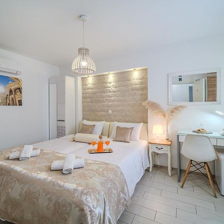 Central Split Rooms And Apartments Paese Exterior foto