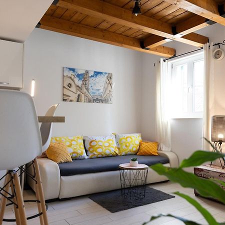 Central Split Rooms And Apartments Paese Exterior foto