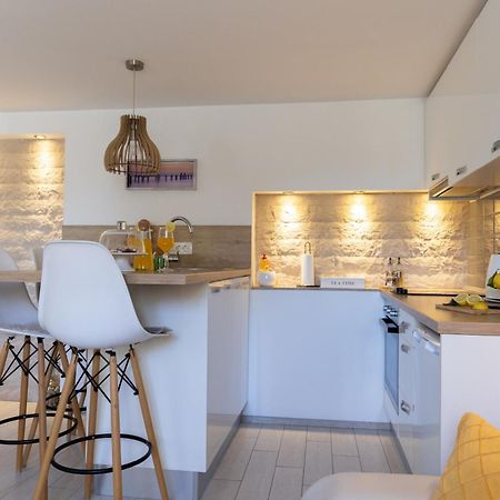Central Split Rooms And Apartments Paese Exterior foto