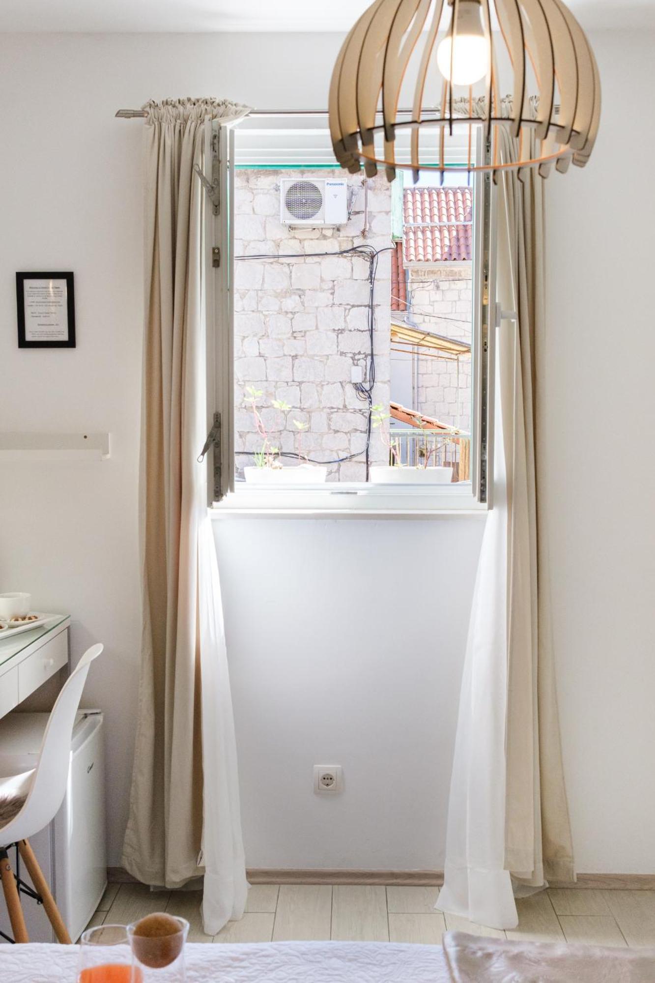 Central Split Rooms And Apartments Paese Exterior foto