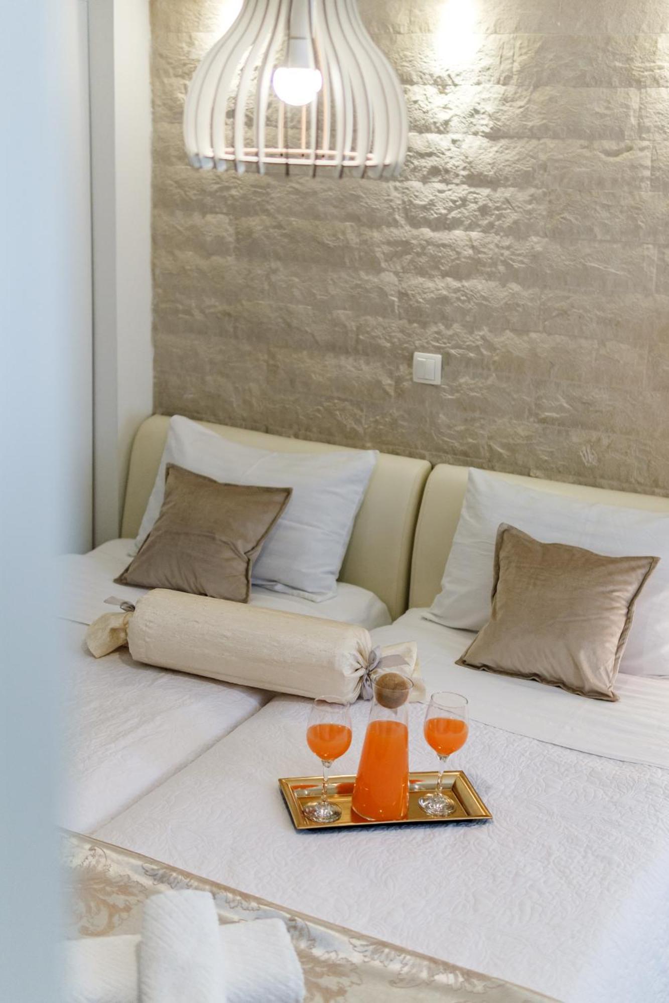 Central Split Rooms And Apartments Paese Exterior foto