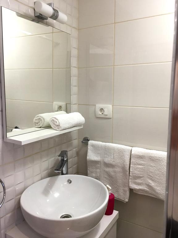 Central Split Rooms And Apartments Paese Exterior foto